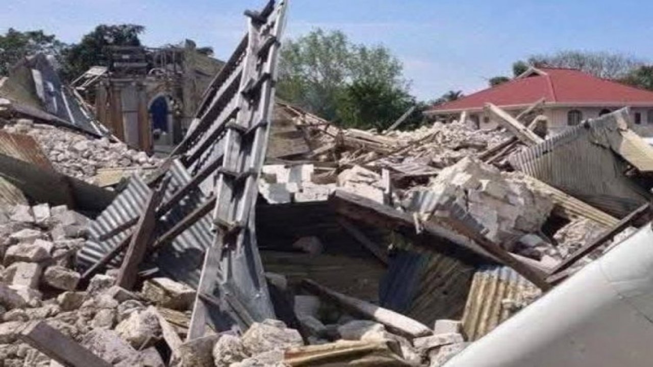 Kolombiya'yı Vuran 7.4 Büyüklüğündeki Depremde Can Kaybı 111'e Yükseldi