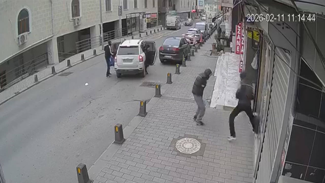 Küçükçekmece'de Kuyumcuya Silahlı Saldırı: Şüpheli Yakalandı