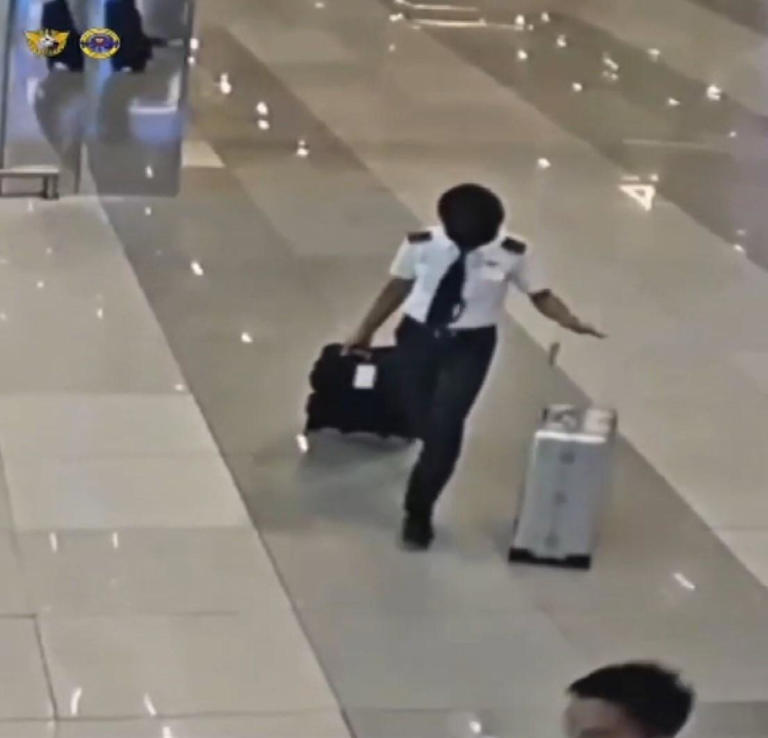 Malezyalı Pilot Havalimanında Yakalandı: 70 Bin Hap ve Uyuşturucu Testi Pozitif Çıktı