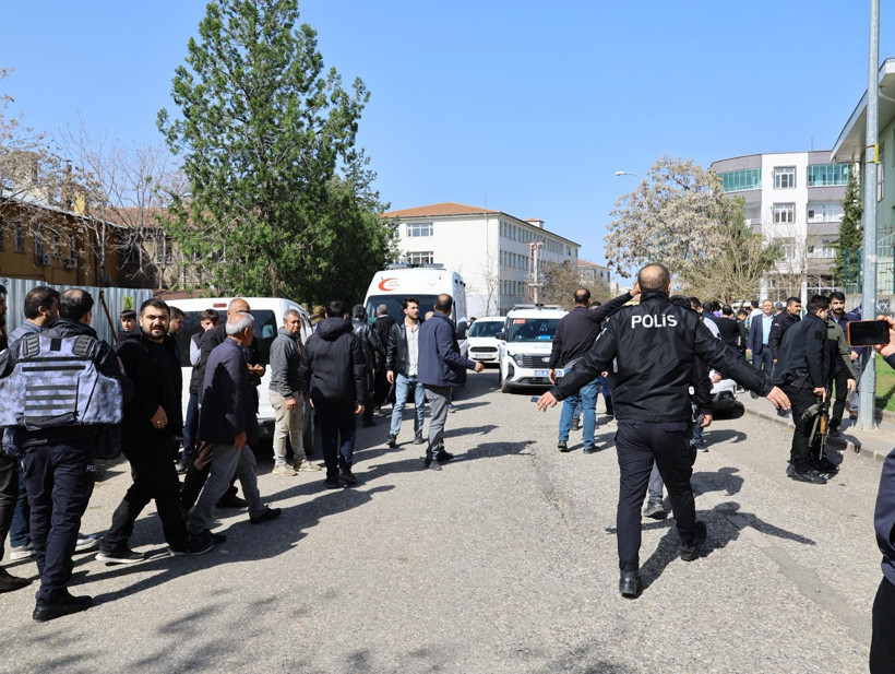 Manisa'da Lise Yakınında Silahlı Saldırı: 11 Öğrenci Yaralandı