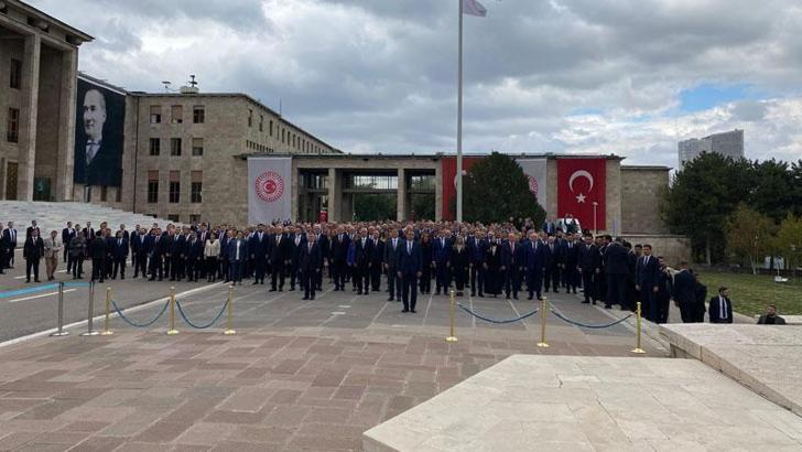 Meclis'in Yeni Yasama Yılı Gerilim ve Diyalogla Başladı