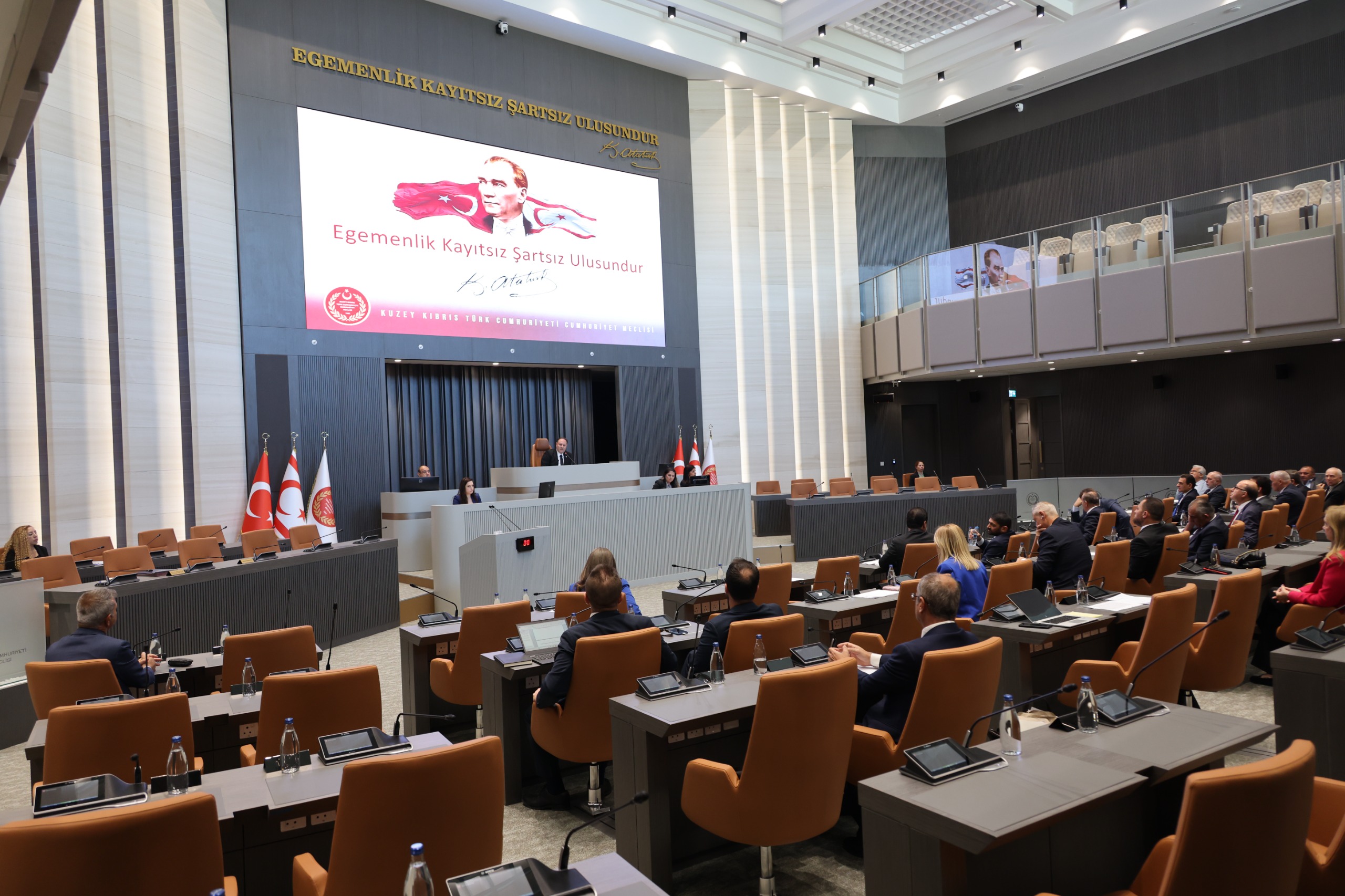 Meclis'te Tarihi Oturum: Çerçeve Yasa Genel Kurul'da Görüşülüyor