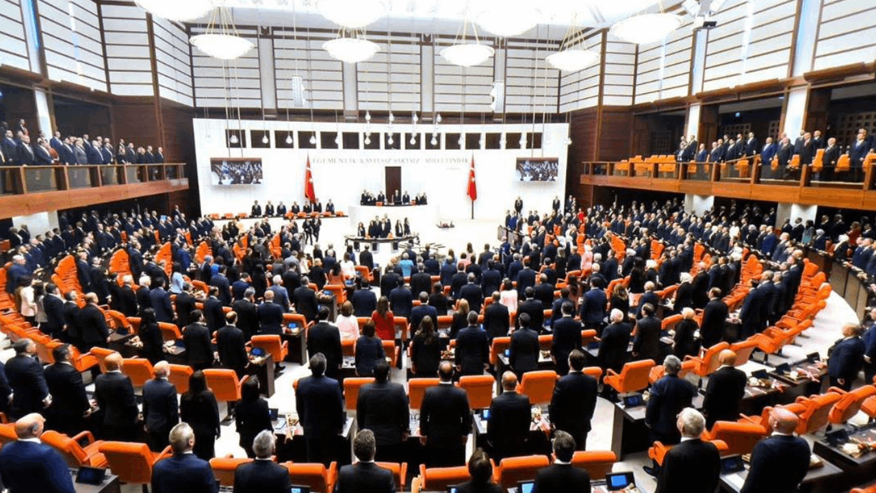 Meclis'te Yeni Hafta: Üniversite Affı ve Çocuk Suçlulara Yönelik Düzenlemeler Gündemde
