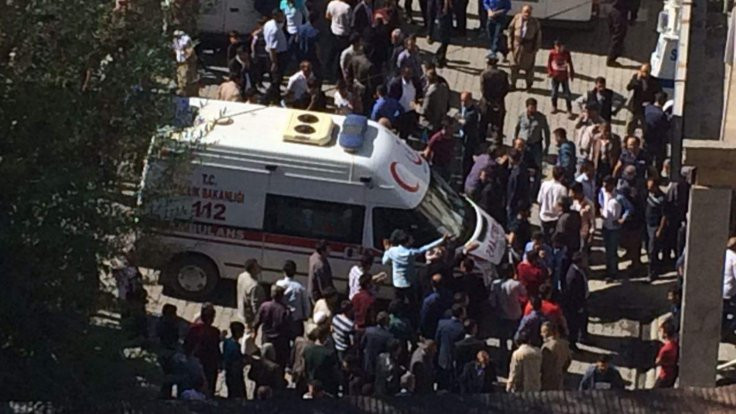 Meksika'da Karakola Bomba Yüklü Araçla Saldırı: 10 Yaralı