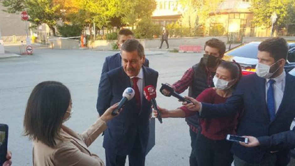 Melih Gökçek Sakızla Adliyede: Yurt Dışı Para Soruşturmasına İfade Verdi
