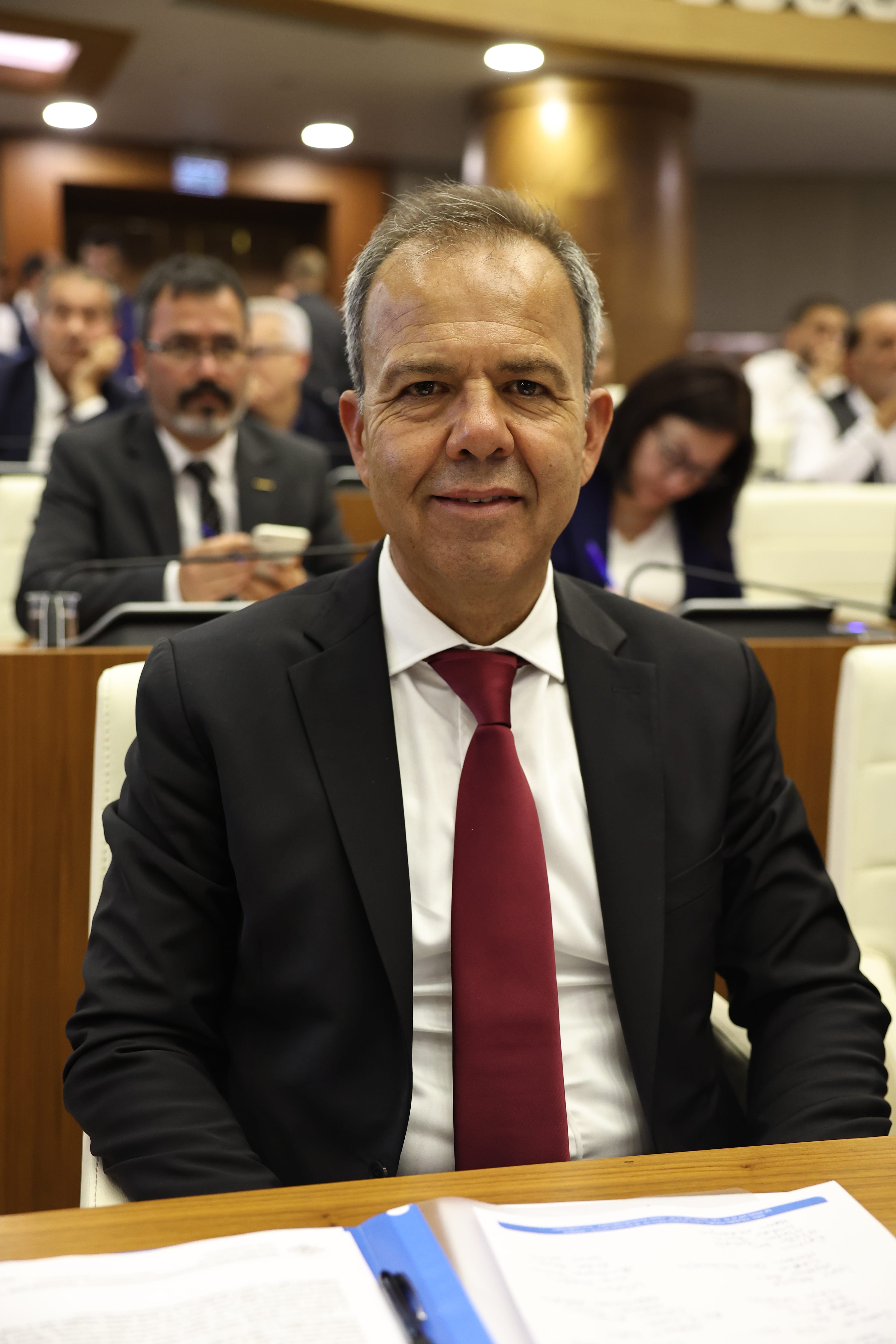 Menderes Belediyesi'nde Son Durum: Meclis Üyesi Dağılımı ve Çoğunluk Kimde?