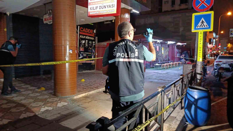 Motosikletli Saldırganlar Kıraathaneyi Hedef Aldı: 3 Yaralı