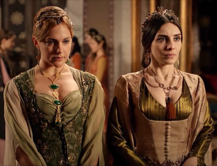 Muhteşem Yüzyıl Oyuncuları Yıllar Sonra Bir Arada: Hürrem'in Kabusu Geri Döndü!
