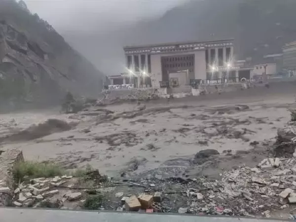 Nepal'de Can Kaybı 1200'ü Aştı: Rasuwa Bölgesinde Yıkım Görüntülendi