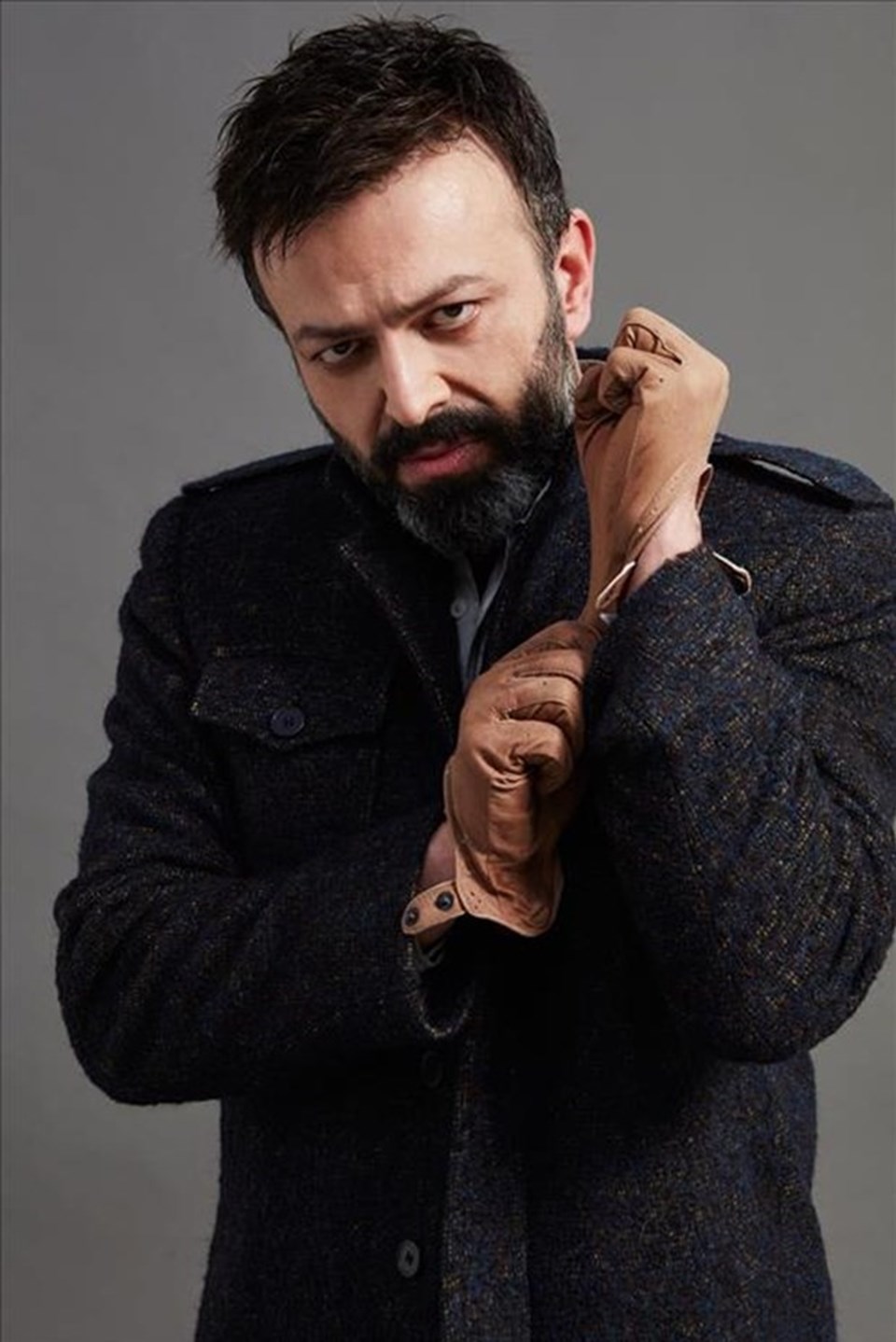 Oyuncu Serhat Kılıç Evinde Ölü Bulundu: Sanat Camiası Yasta