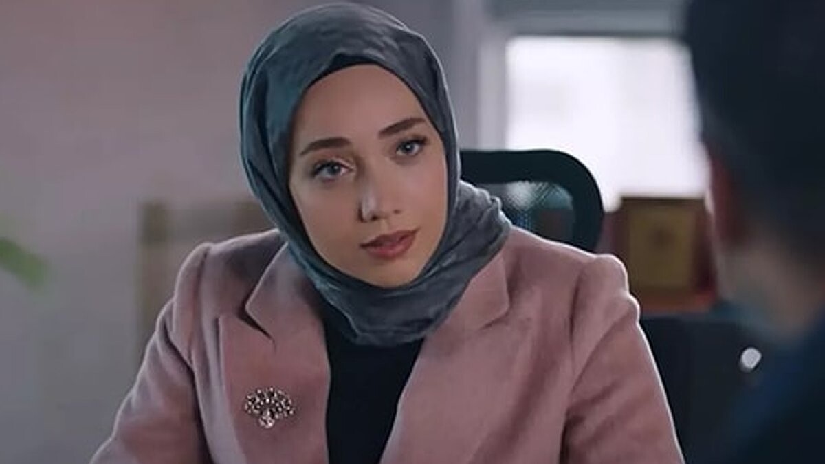 Özge Özacar, 'Sevdan Bir Ateş'teki Leyla Karakterini Anlattı