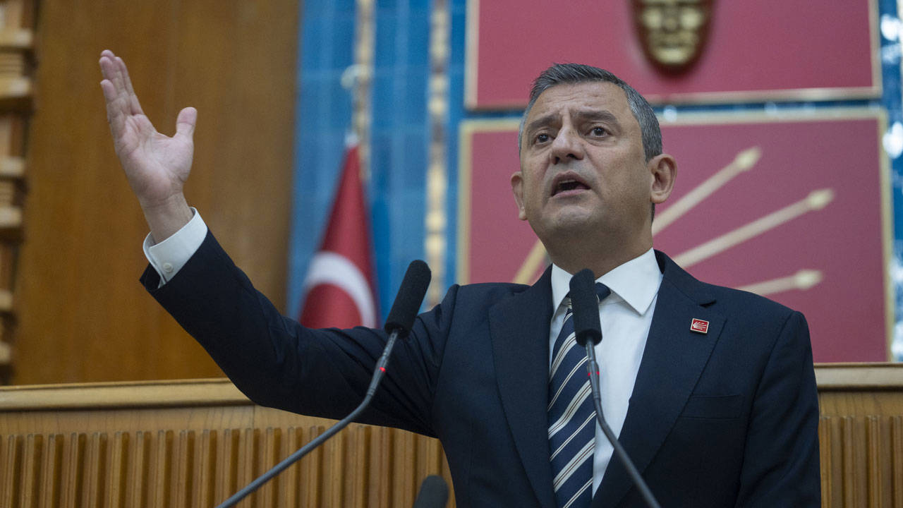Özgür Özel: '15 Temmuz Tiyatro Değil, Kanlı Bir Darbe' Diyen Kişiyim
