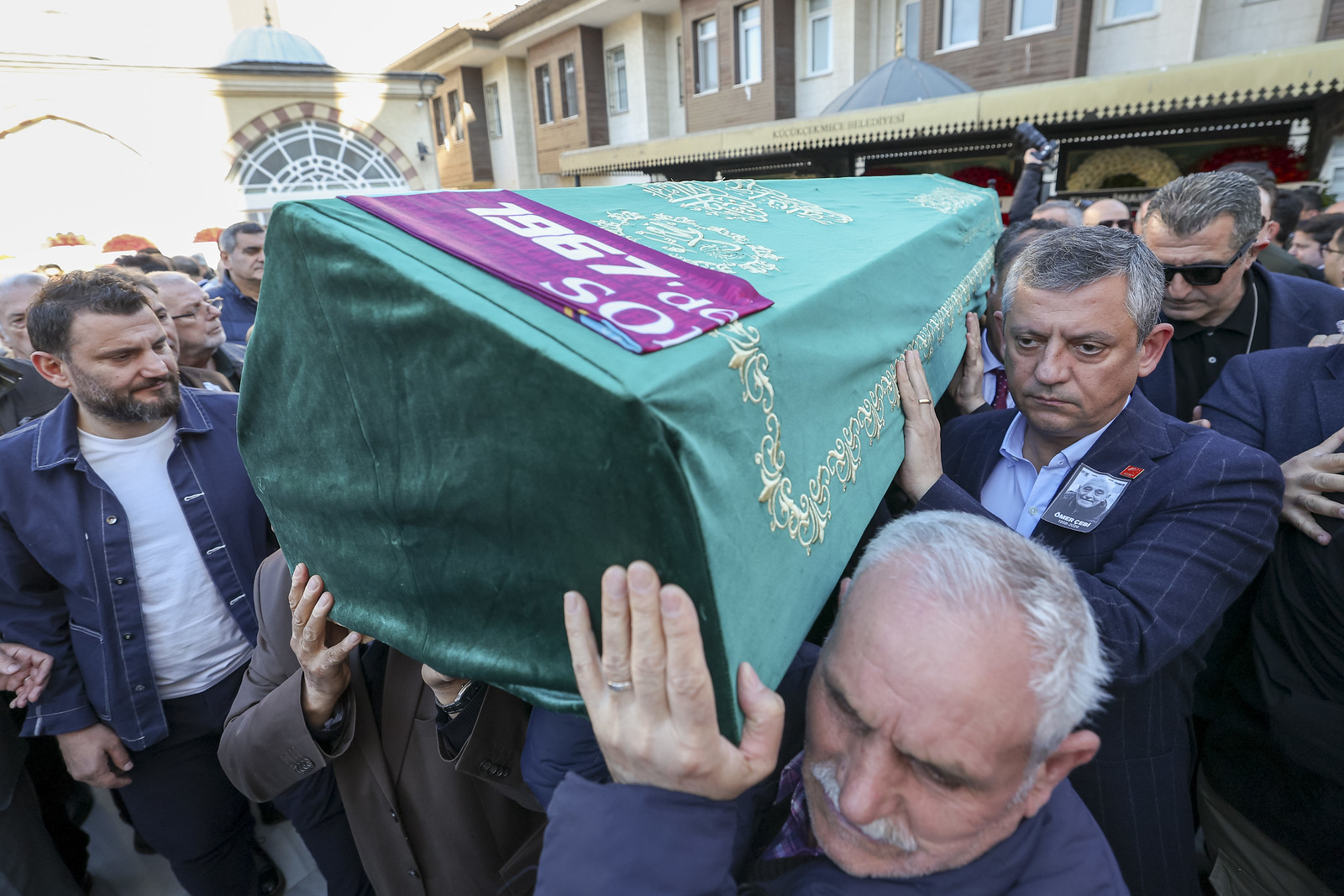 Özgür Özel'den Ratko Mladiç Cenaze Törenine Sert Tepki