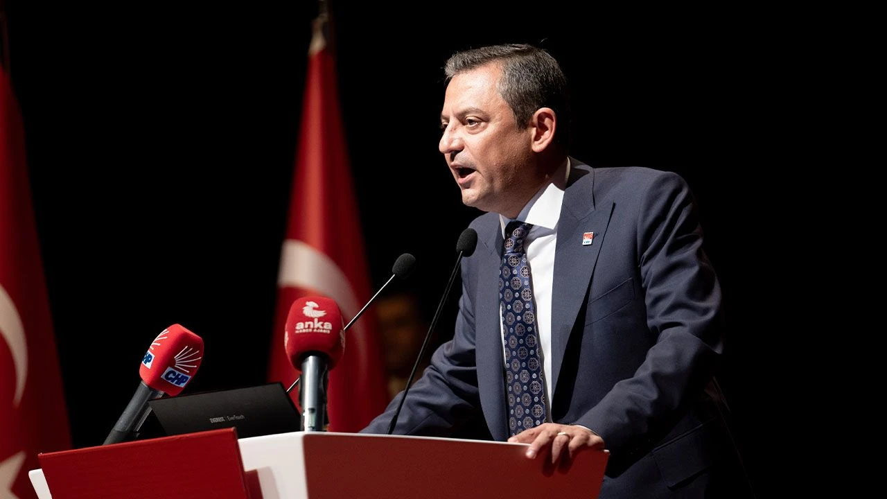 Özgür Özel'den Uçum'a Erken Seçim ve DEM Sorusu: "Butlandan mı Taahhüt Aldın?"