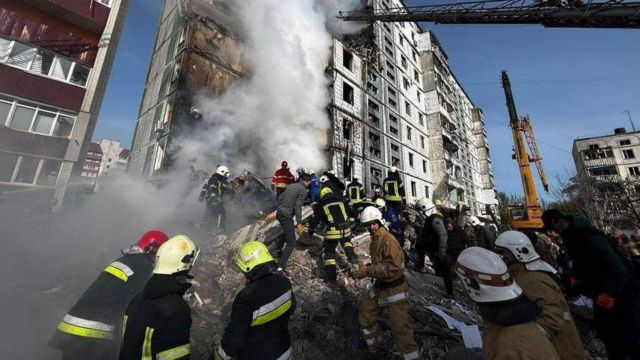 Rusya Ukrayna'da AVM'ye Saldırdı: 16 Sivil Hayatını Kaybetti