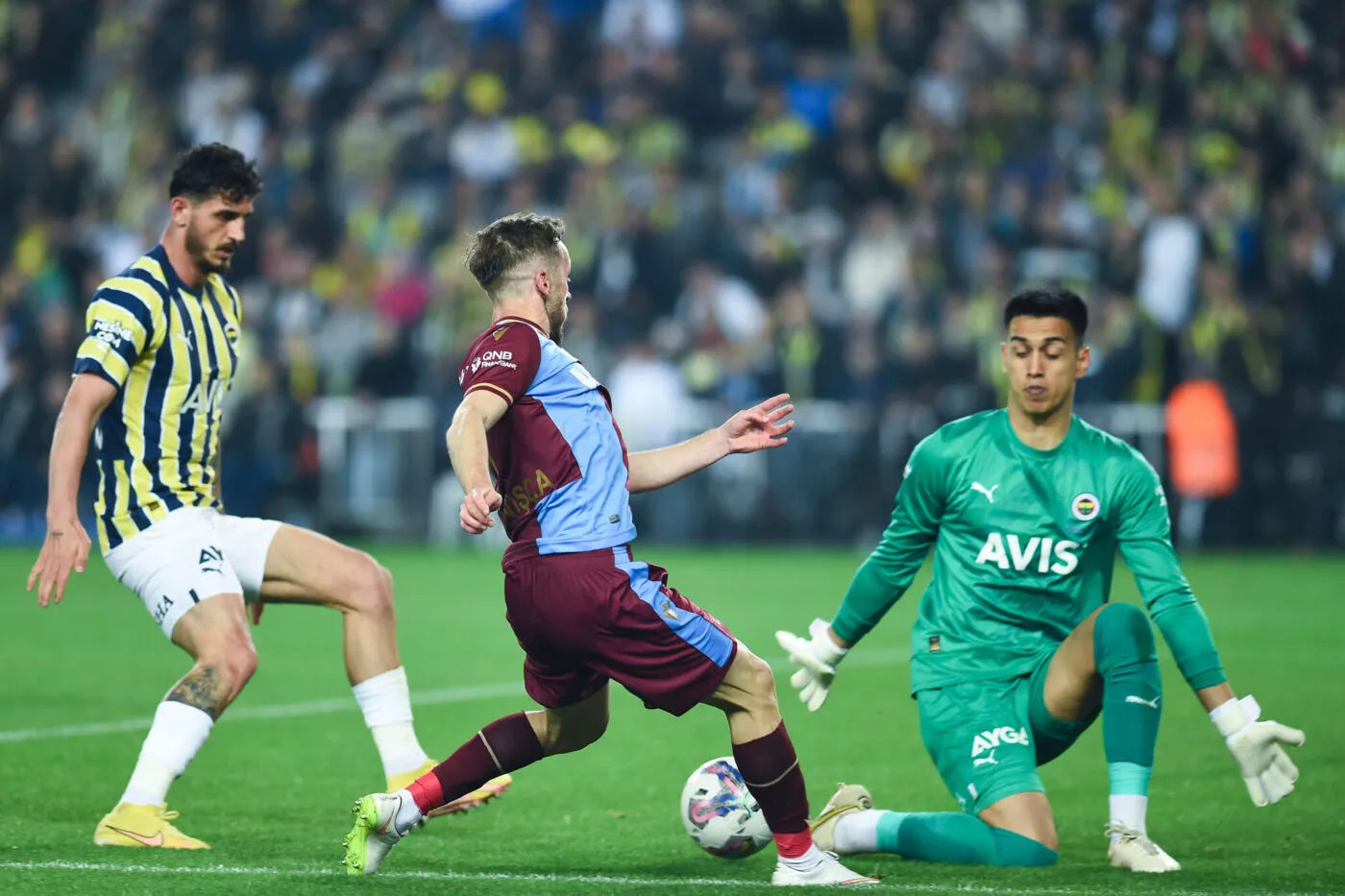 Samet Akaydin'den Trabzonspor'a Bağlılık Mesajı: 'Bu Arma İçin Savaşacağım'