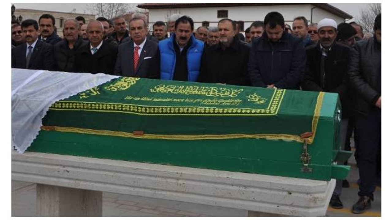 Sanat Dünyasının Acı Kaybı: İlhami Adsal Köy Mezarlığında Defnedildi