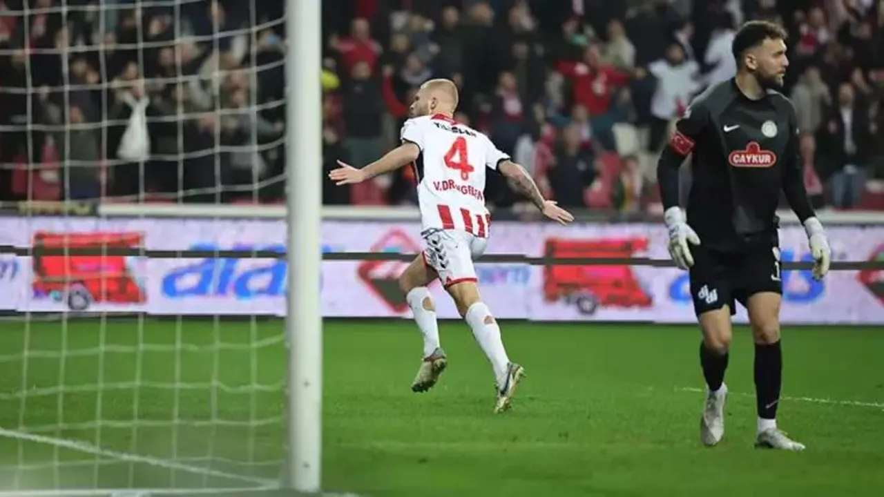 Süper Lig Karadeniz Derbisi: Samsunspor, Rizespor'u Deplasmanda 2-0 Mağlup Etti
