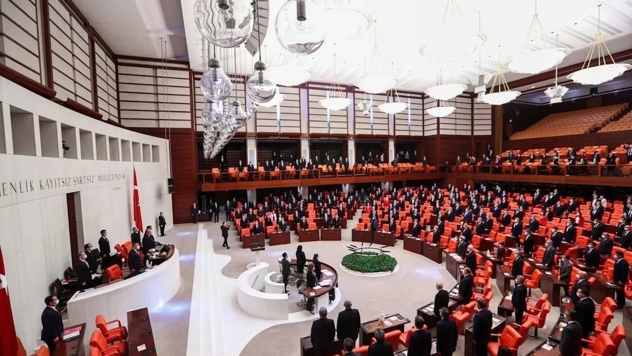 TBMM Tatile Girdi: Karar Resmi Gazete'de Yayımlandı, İşte Dönüş Tarihi