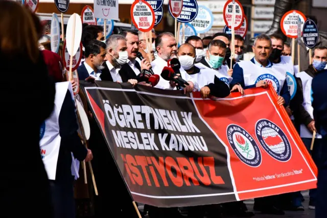 TBMM Yeni Yasama Yılına Başladı: Fon Krizi Gündemde