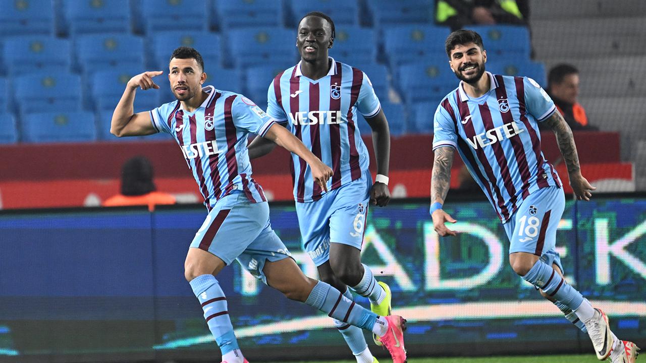 Trabzonspor'a Salah Sihri: Başakşehir'i İki Golle Yıktı!