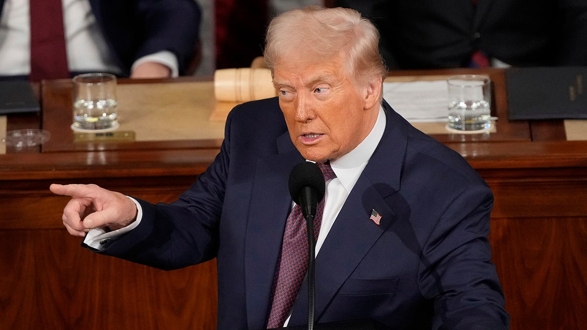Trump, Yaklaşık 50 Yıl Sonra Hasidik Yahudileri Beyaz Saray'da Ağırladı