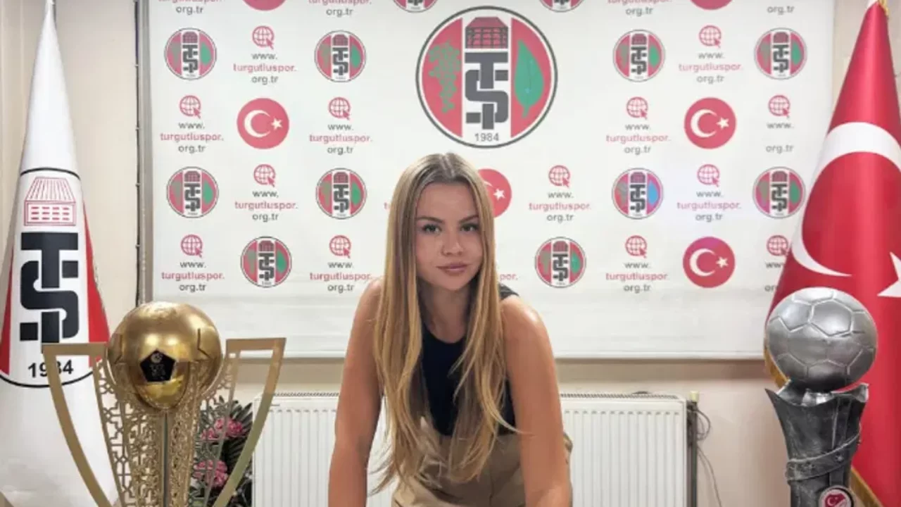 Turgutluspor'dan Tarihi Adım: 22 Yaşındaki Zeynep Mestan Teknik Direktör Oldu