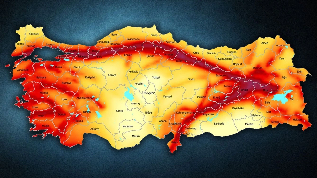 Türkiye'de Buzul Çökmesiyle Sel Riski Var Mı? Uzmanlar Açıkladı