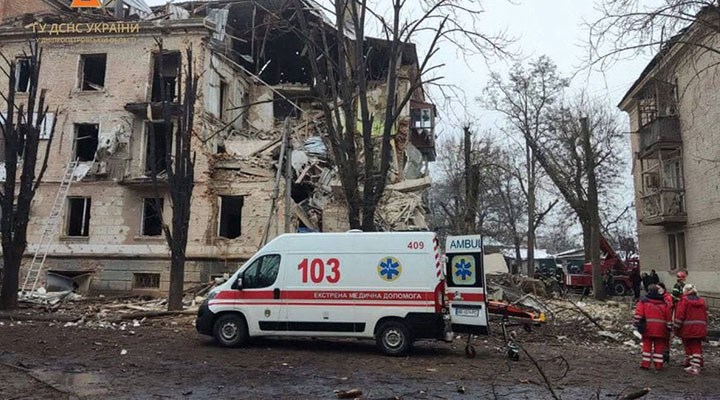 Ukrayna'da AVM'ye Rus Saldırısı: Kriviy Rig'de 14 Ölü, 100'den Fazla Yaralı