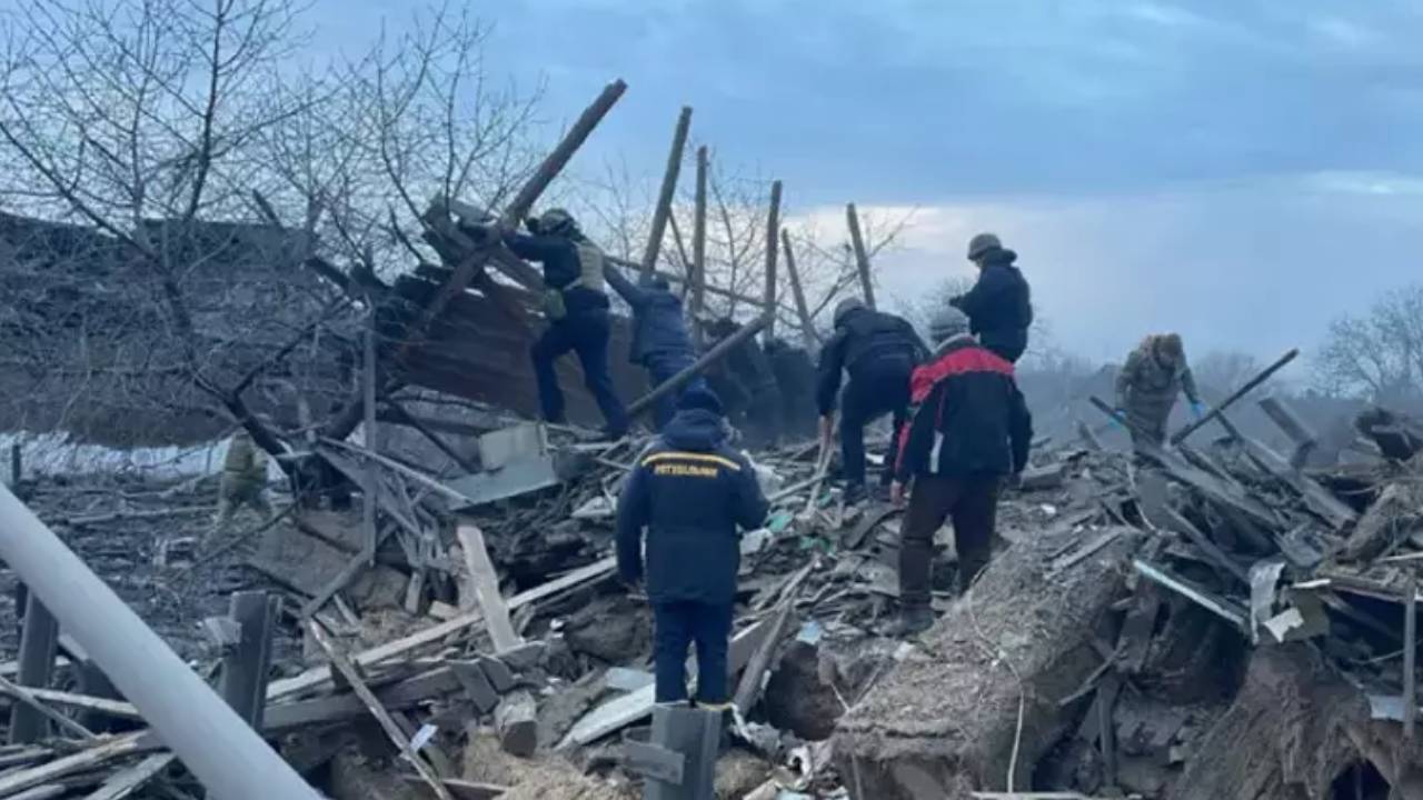 Ukrayna'ya Rusya'dan Yoğun Saldırı: 17 Füze ve 202 SİHA Fırlatıldı