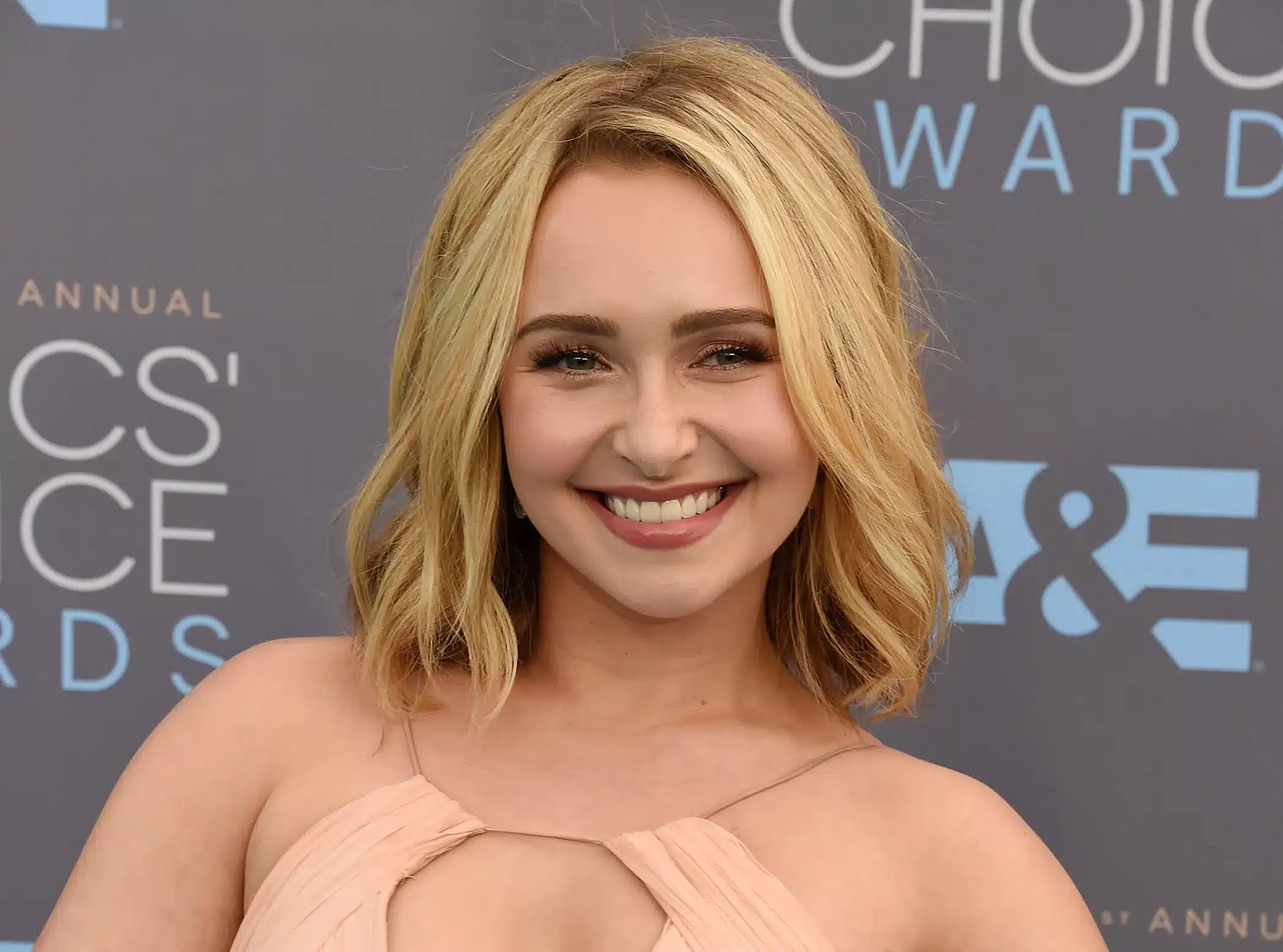 Ünlü Oyuncu Hayden Panettiere 36 Yaşında Hayatını Kaybetti