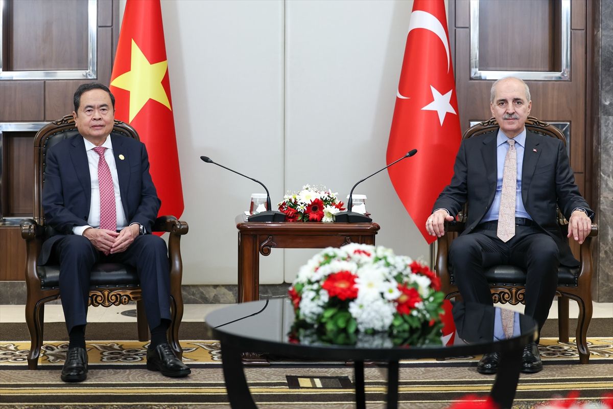 Vietnam Ulusal Meclis Başkanı Man, Türkiye'de Kurtulmuş ile Görüştü