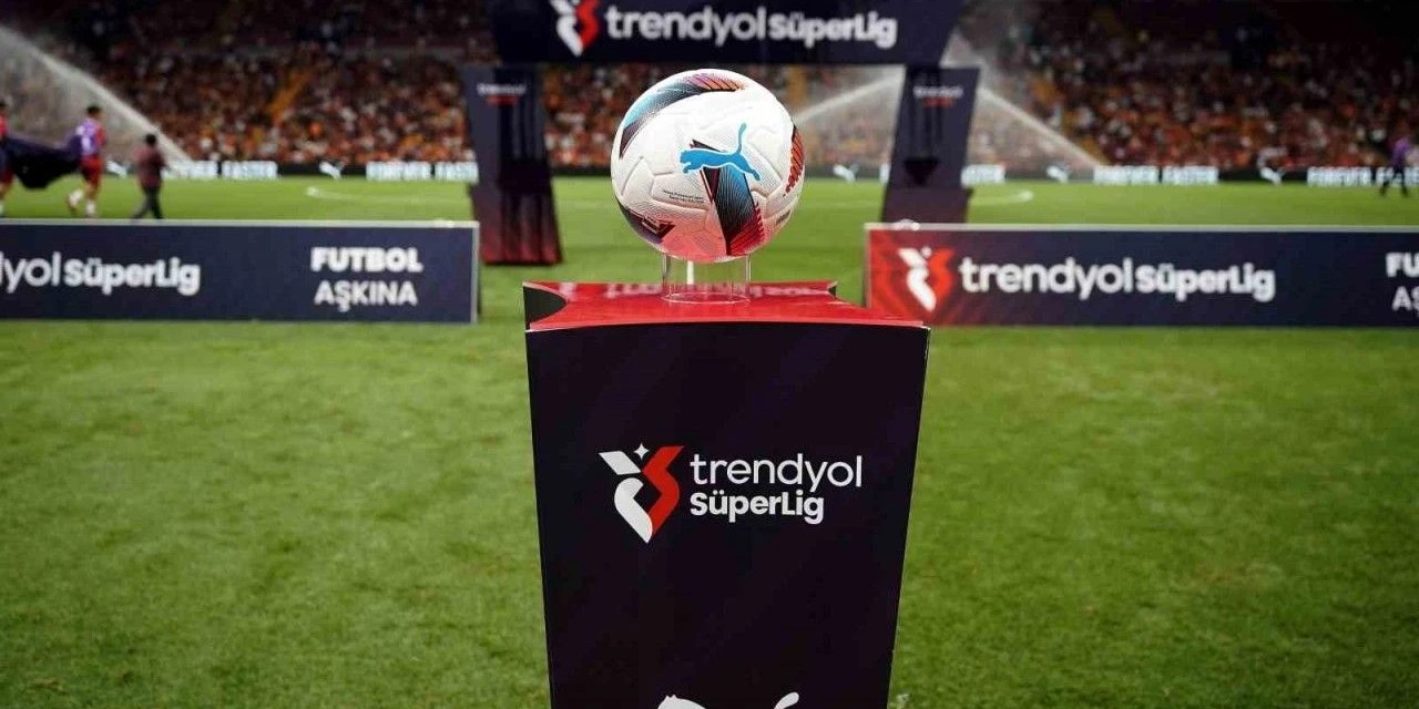 Yapay Zeka Süper Lig Şampiyonunu Tahmin Etti: İşte 20 Yıllık Zirve!