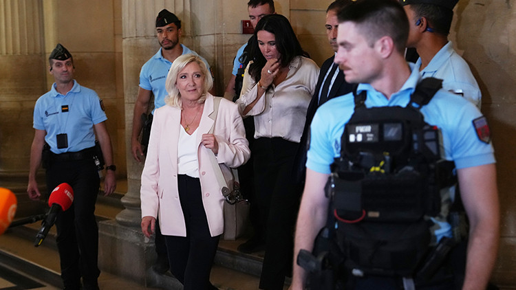 Yolsuzluktan Hüküm Giymiş Le Pen, Fransa Cumhurbaşkanlığına Aday Oldu