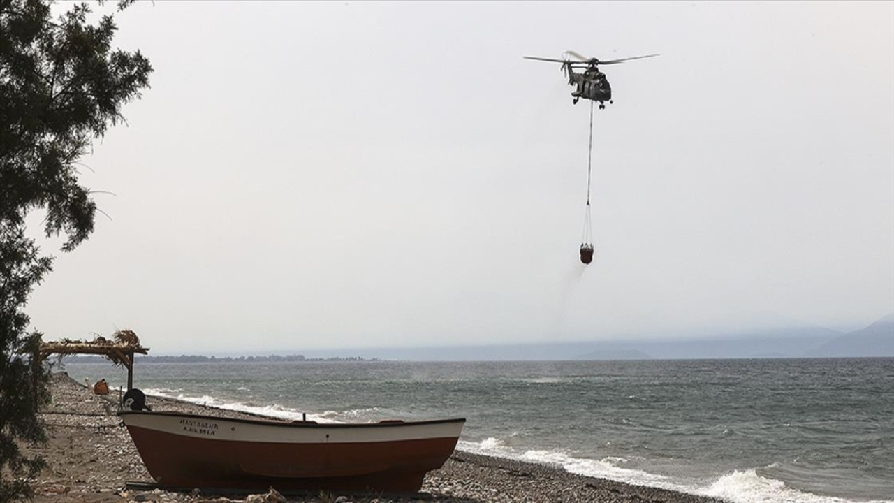 Yunanistan'da Feci Kaza: Yangın Söndürme Helikopterleri Havada Çarpıştı